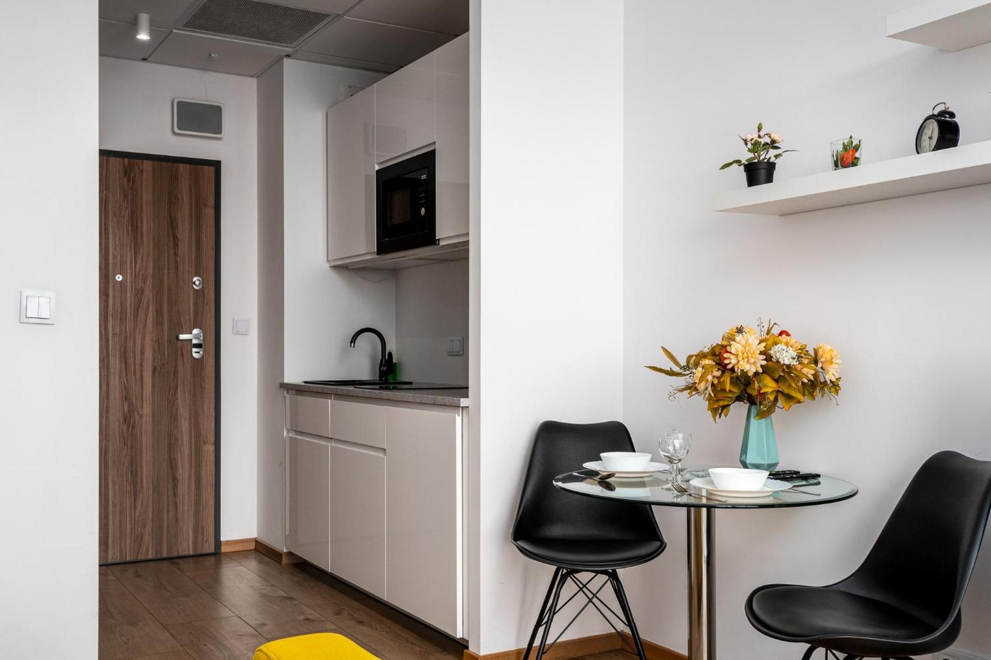 Butas Prymasa Tysiaclecia 83a Free Garage By Perfect *
